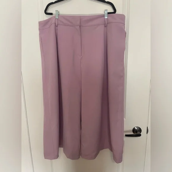 PRETTY LITTLE THING plus size lavender wide leg pants! - Picture 1 of 13